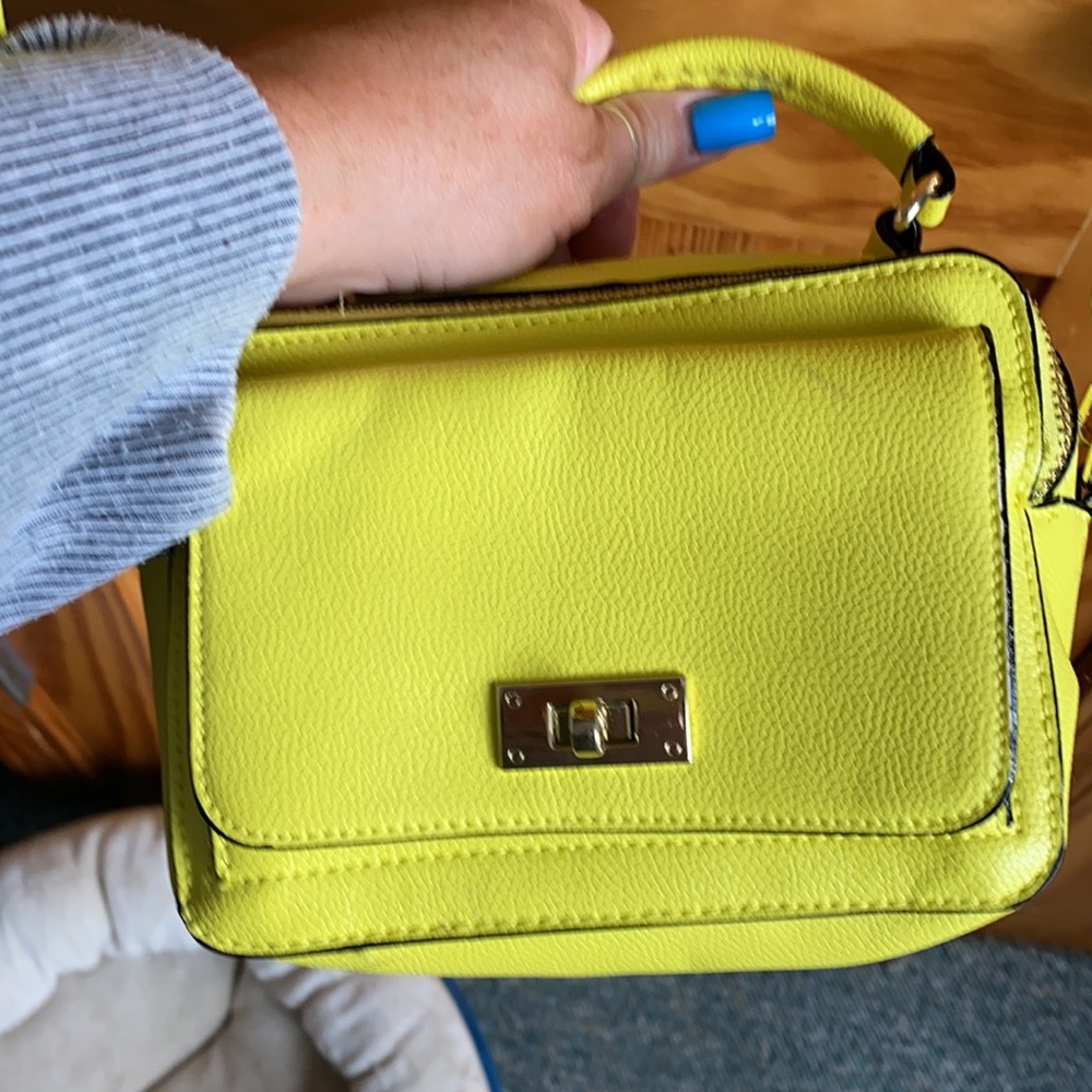 Crossbody - Picture 3 of 4